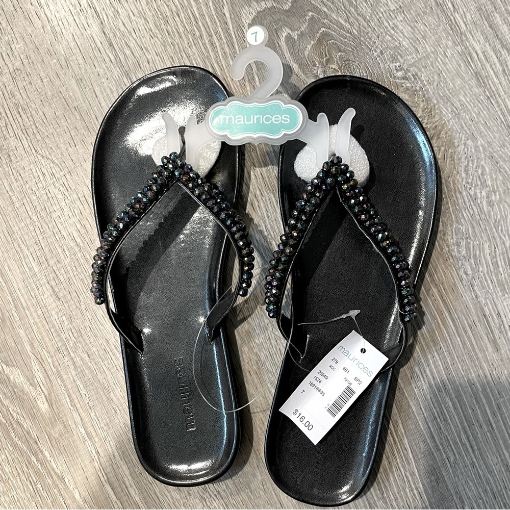 Maurice’s Annika flip flops